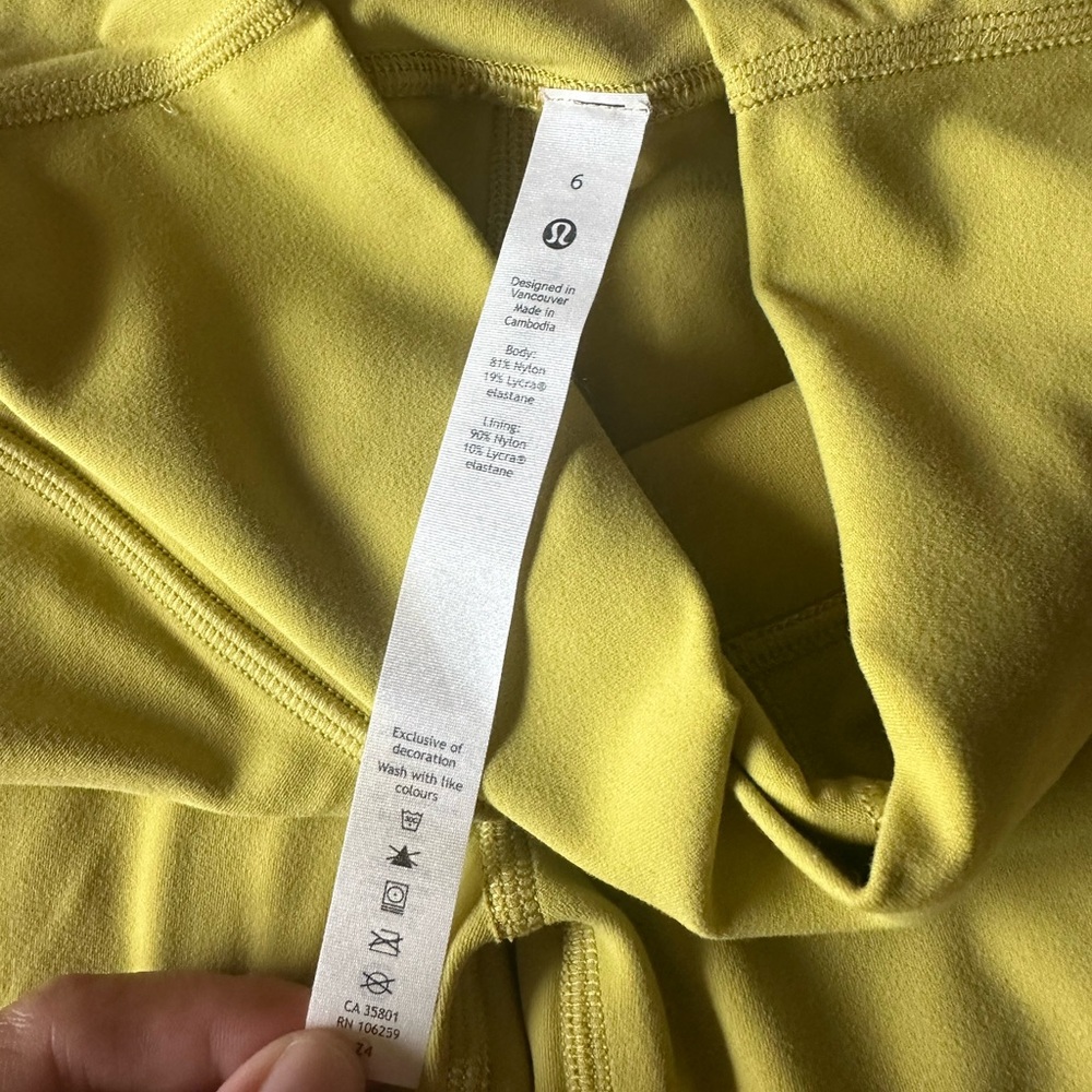 Women’s lululemon double lined full length leggings, size 6